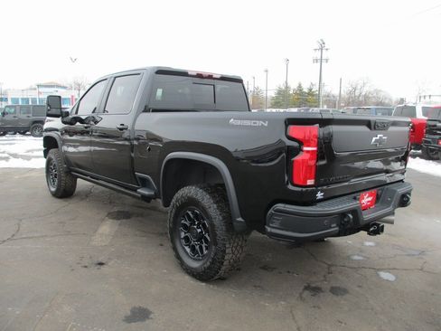 Certified 2025 Chevrolet Silverado 2500 ZR2 w/ ZR2 Bison Edition image 8