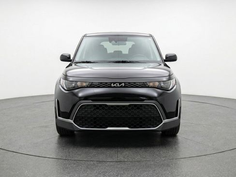 Used 2025 Kia Soul LX w/ LX Technology Package FWD image 2