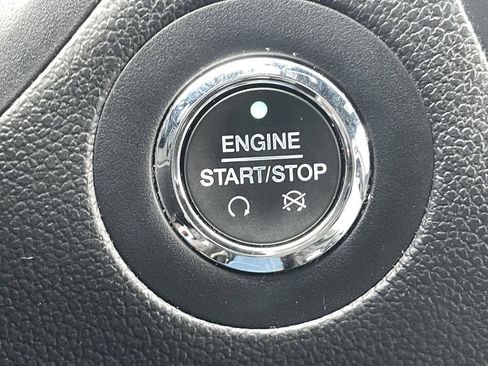 Used 2019 Ford Explorer XLT w/ Equipment Group 202A image 18