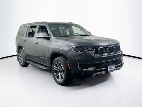 Used 2022 Jeep Wagoneer Series III w/ Flexible Seating Group AWD/4WD image 3