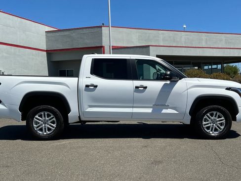 Used 2024 Toyota Tundra SR5 w/ SR5 Convenience Package AWD/4WD image 6
