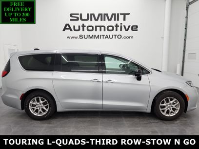 Used 2024 Chrysler Pacifica Touring-L