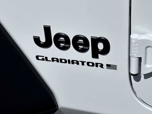 New 2025 Jeep Gladiator Sport image 11