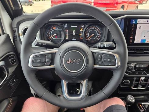Certified 2025 Jeep Wrangler Unlimited Sahara AWD/4WD image 24