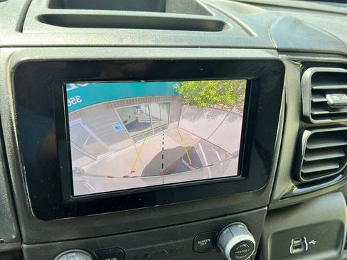 Used 2024 RAM ProMaster 2500 w/ Convenience Group image 32