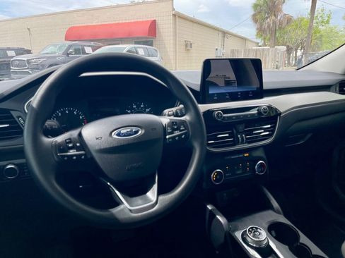 Used 2022 Ford Escape SE w/ SE Sport Appearance Package FWD image 13