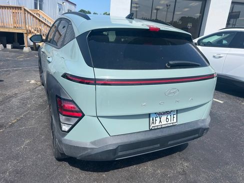 Used 2024 Hyundai Kona SEL w/ Convenience Package FWD image 4