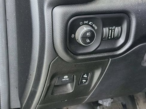 Used 2019 RAM 1500 Laramie w/ Sport Appearance Package AWD/4WD image 13