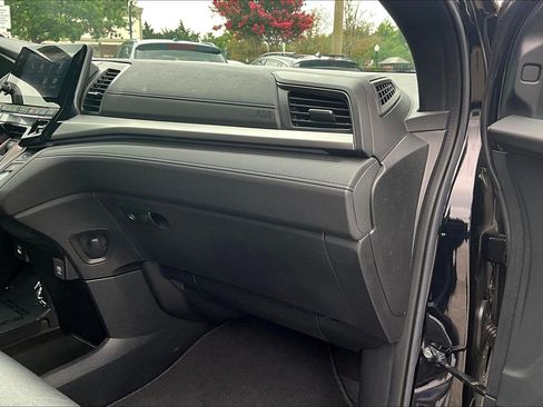 Used 2023 Honda Odyssey Sport image 16