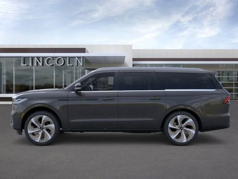 New 2026 Lincoln Navigator L Black Label AWD/4WD image 3