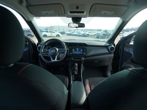 Used 2024 Nissan Kicks SR image 23