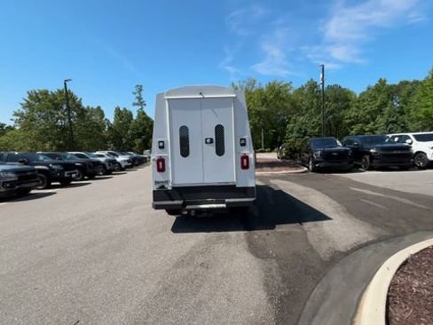 Used 2018 Mercedes-Benz Sprinter 3500 image 4