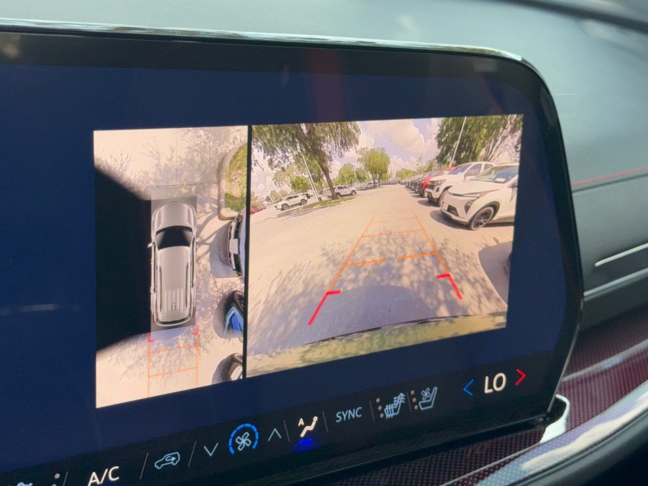 New 2027 Chevrolet Traverse RS w/ LPO, Floor Liner Package FWD image 24