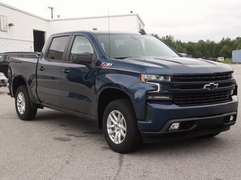 Used 2022 Chevrolet Silverado 1500 RST w/ Convenience Package II image 3