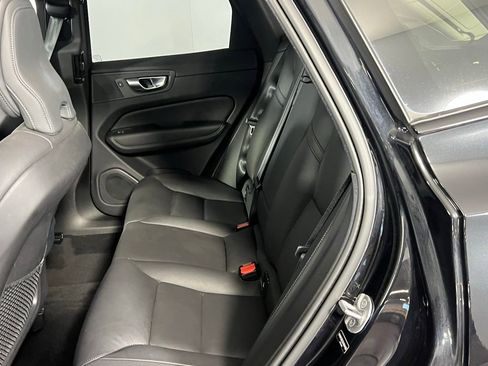 Used 2025 Volvo XC60 B5 Plus image 25