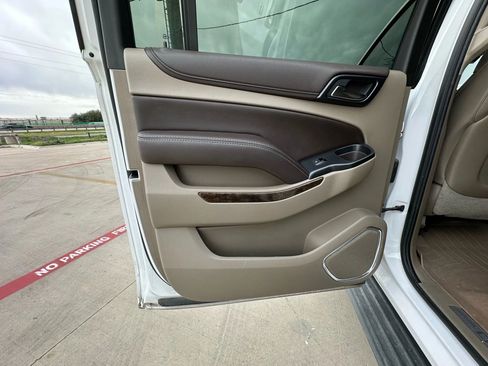 Used 2015 Chevrolet Suburban LT image 36