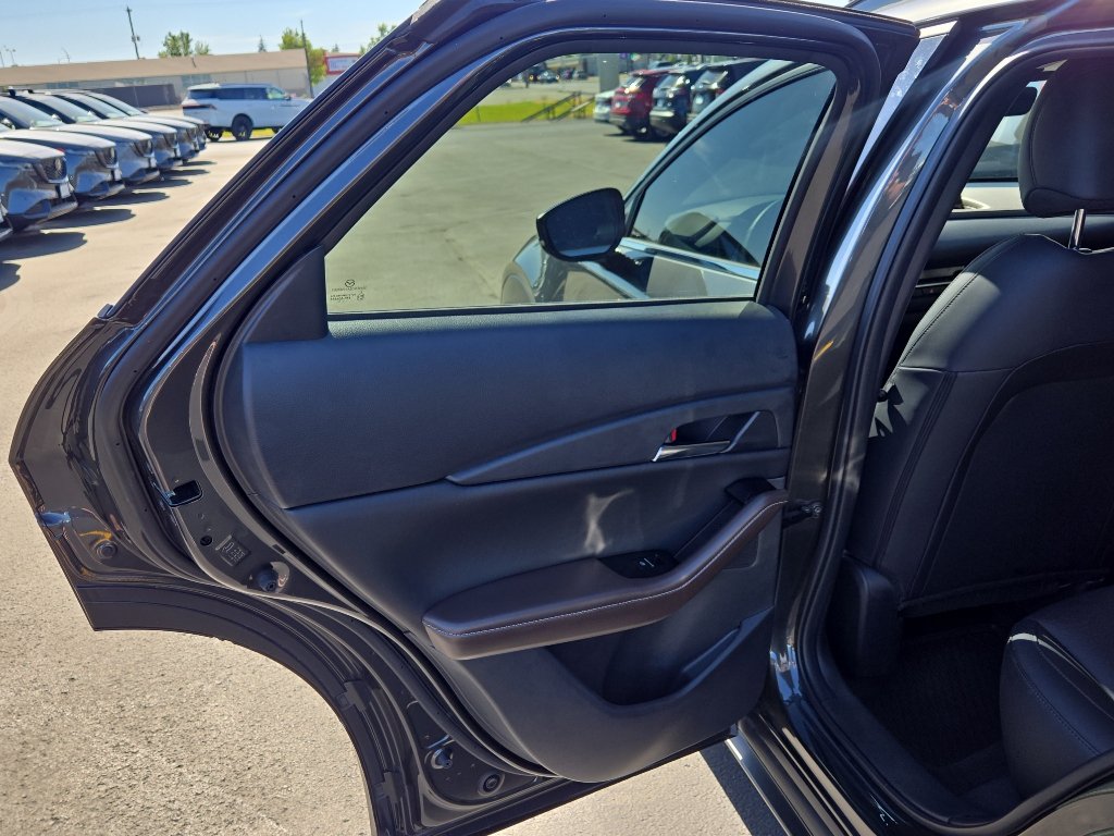 Used 2025 MAZDA CX-30 2.5 Turbo w/ Premium Package AWD/4WD image 13