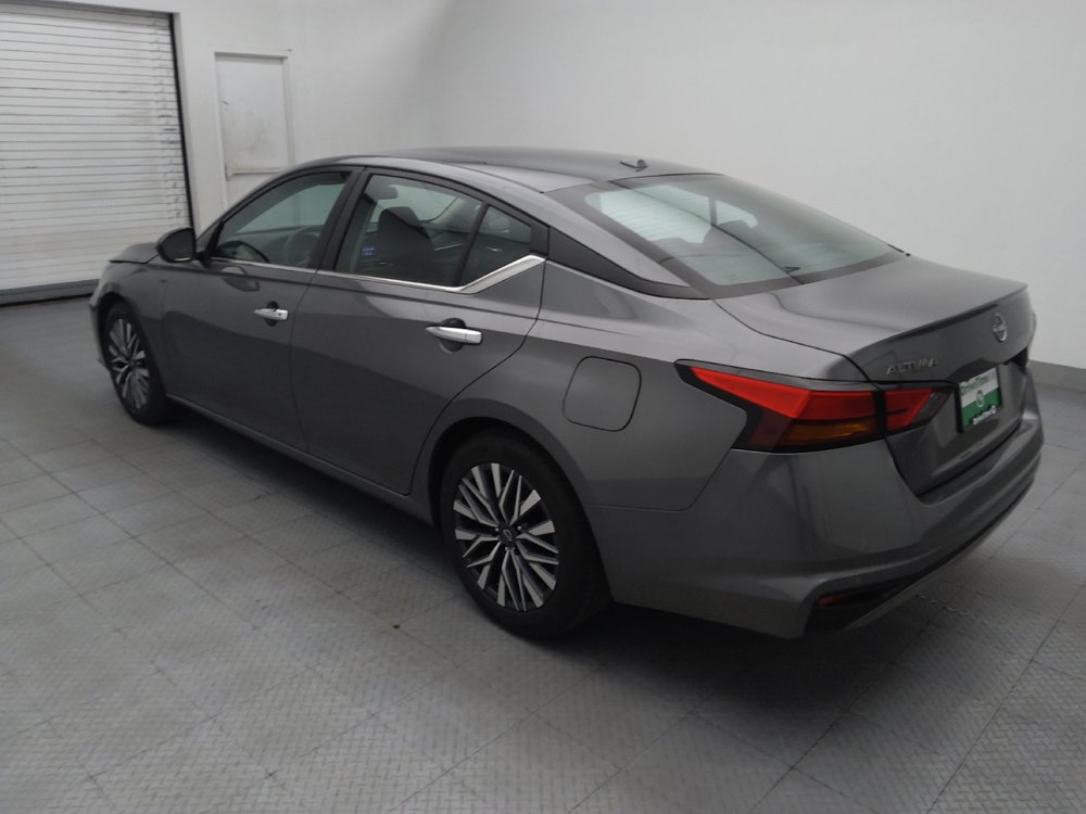 Used 2025 Nissan Altima 2.5 SV FWD image 5