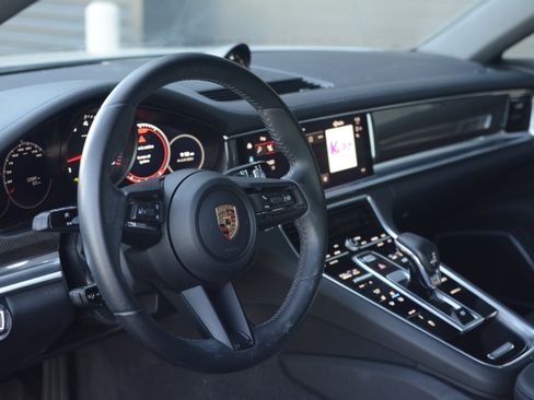 Certified 2023 Porsche Panamera Platinum Edition RWD image 4