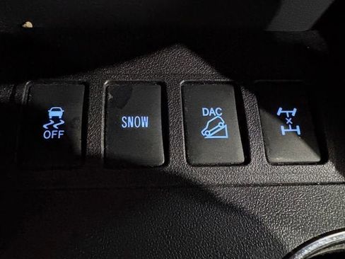 Certified 2019 Toyota Highlander Plus image 18