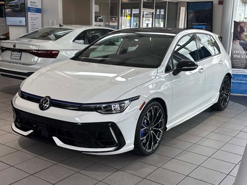 New 2026 Volkswagen Golf image 3