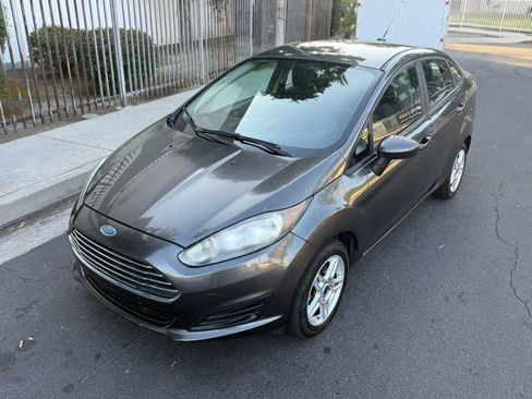 Used 2017 Ford Fiesta SE FWD image 3