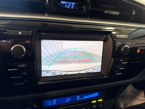Used 2015 Toyota Corolla S FWD image 28