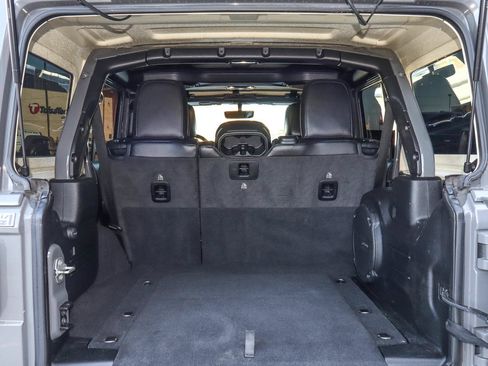 Used 2021 Jeep Wrangler Unlimited Rubicon AWD/4WD image 9