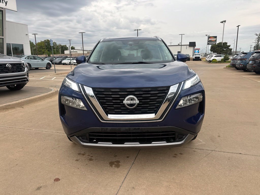 Used 2023 Nissan Rogue SL FWD image 2