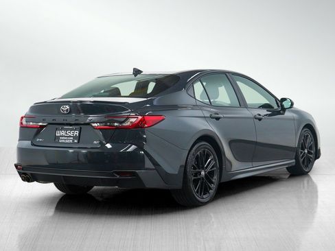 Used 2025 Toyota Camry SE image 5