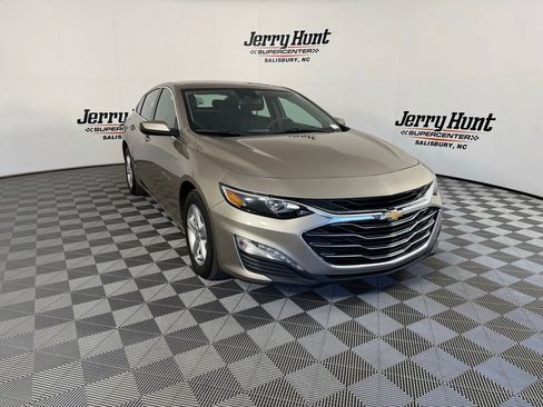 Used 2023 Chevrolet Malibu LT w/ Driver Confidence Package image 7