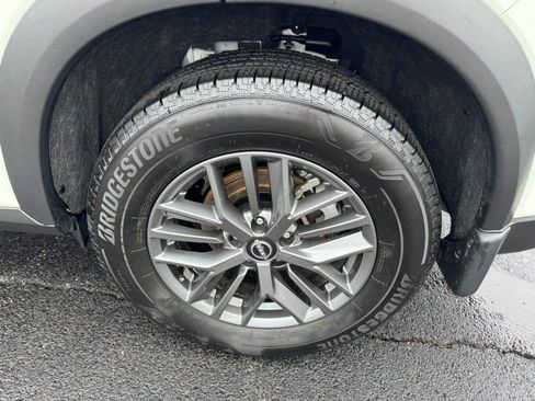 Used 2025 Nissan Rogue S FWD image 7