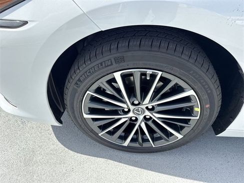 New 2025 Lexus ES 350 w/ Premium Package image 10