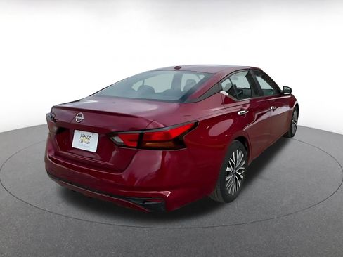 Used 2025 Nissan Altima 2.5 SV image 14