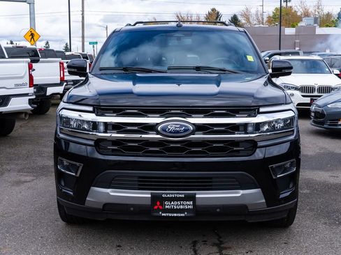 Used 2024 Ford Expedition Limited AWD/4WD image 2