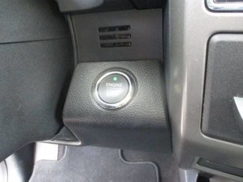 Used 2021 Ford Expedition XLT image 13