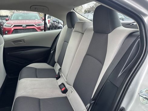 Used 2025 Toyota Corolla LE w/ Convenience Package image 33