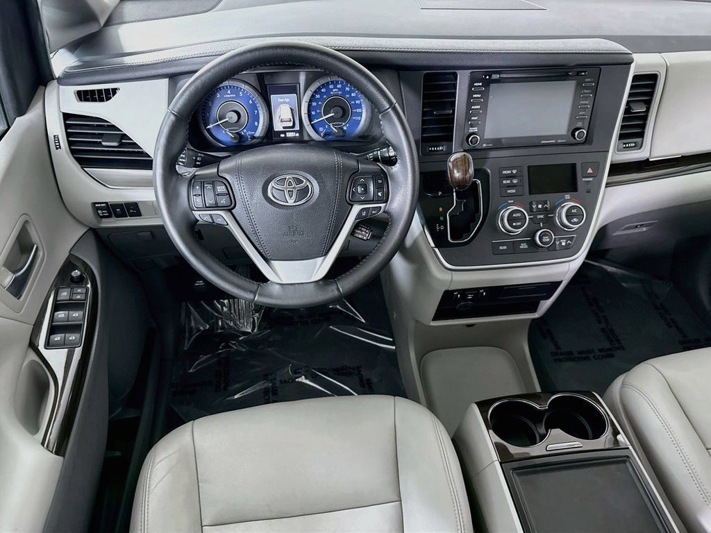Certified 2020 Toyota Sienna XLE w/ XLE Navigation Package FWD image 4