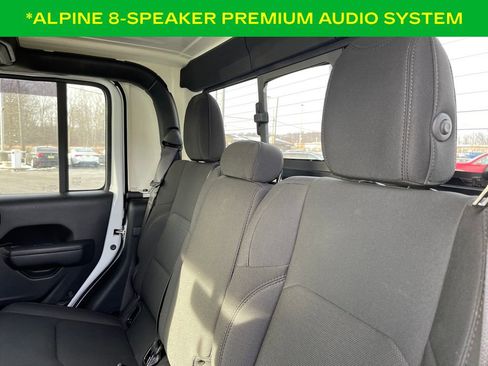 Used 2023 Jeep Gladiator Sport image 17