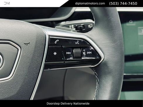 Used 2024 Audi Q8 e-tron Prestige AWD/4WD image 31