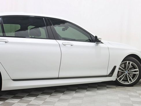 Used 2019 BMW 750i xDrive w/ M Sport Package image 11