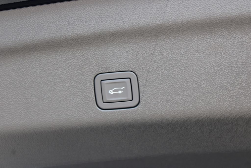 New 2026 Chevrolet Tahoe High Country AWD/4WD image 19