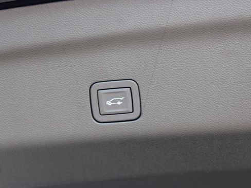 New 2026 Chevrolet Tahoe High Country AWD/4WD image 19