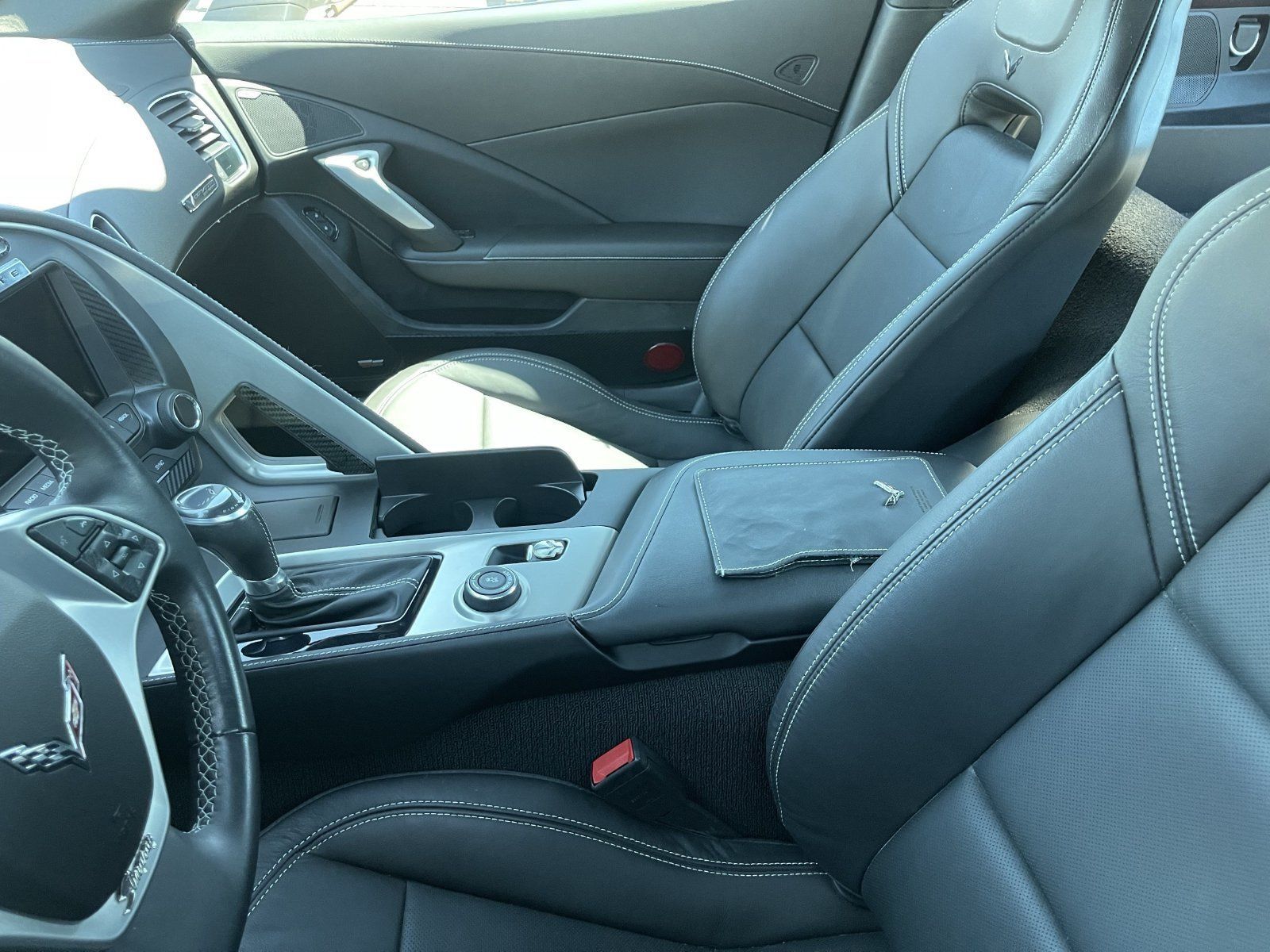 Used 2015 Chevrolet Corvette Stingray Coupe RWD image 9