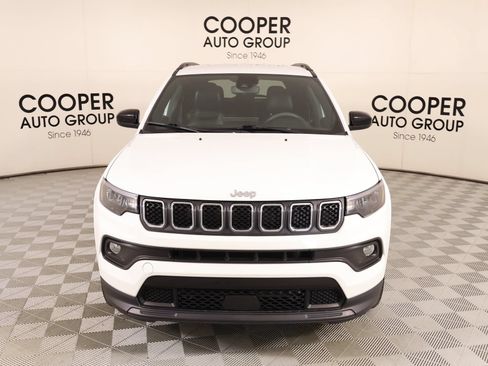 Used 2024 Jeep Compass Latitude w/ Altitude Special Edition AWD/4WD image 8