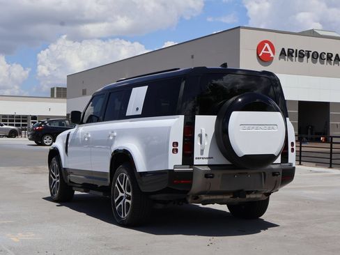 Certified 2024 Land Rover Defender 130 X-Dynamic SE AWD/4WD image 5