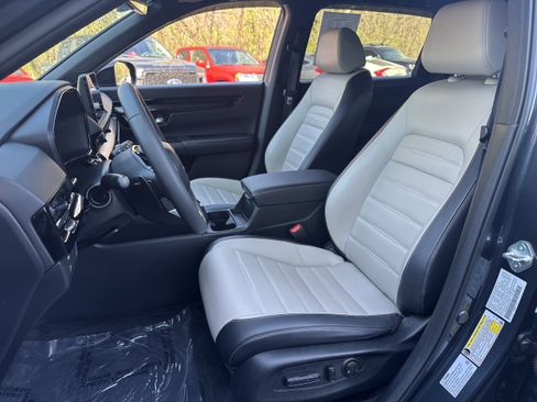 Used 2024 Honda CR-V Sport Touring image 8