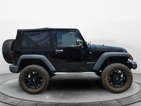 Used 2015 Jeep Wrangler Rubicon w/ Power Convenience Group AWD/4WD image 6