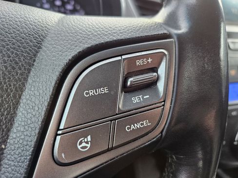 Used 2014 Hyundai Santa Fe GLS image 16