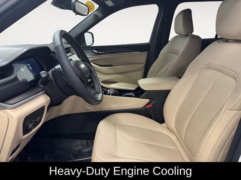 Used 2023 Jeep Grand Cherokee Limited w/ Trailer Tow Prep Group (B) image 8